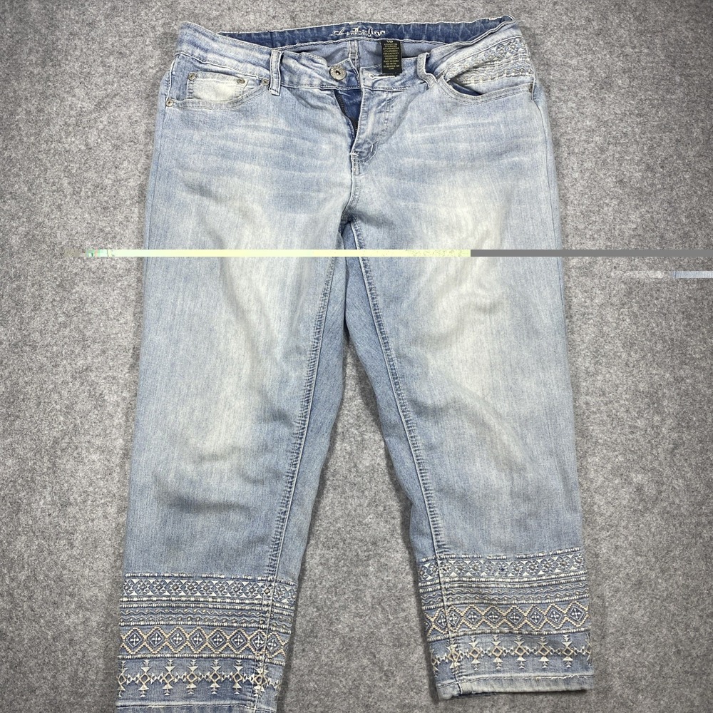 Love Indigo Premium Women's Size 10 Embellished Cropped Capris Denim medium Wash